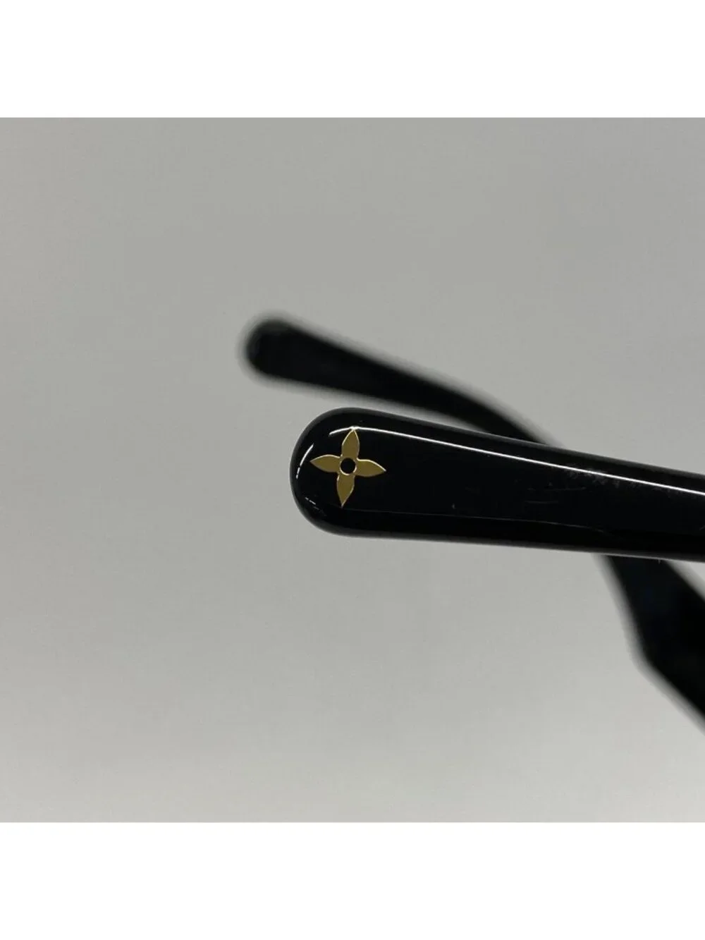 Louis Vuitton Sunglasses LV Black Eyewear